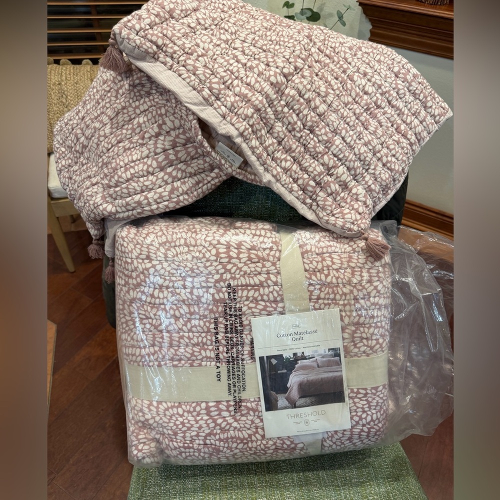 Threshold Cotton Matelassé Quilt